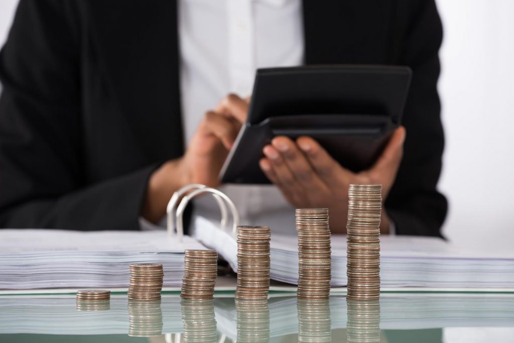 Using a calculator to calculate capital gains tax for expatriates